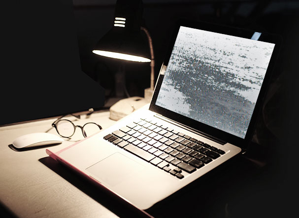 Imagem de computador com fundo escuro.