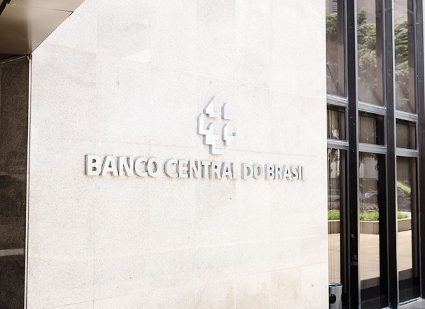Parede com logotipo do Banco Central do Brasil
