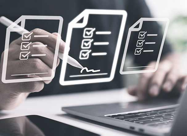 Pessoa com elementos que representam assinatura digital